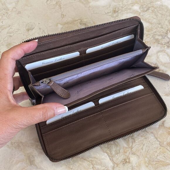 NWOT Kenneth Cole Leather Long Zip Clutch Wristlet Wallet - Picture 11 of 11